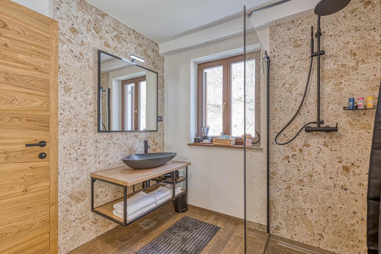 Resort Stari Malni, Osilnica - Vacation Houses Stari Malni מראה חיצוני תמונה
